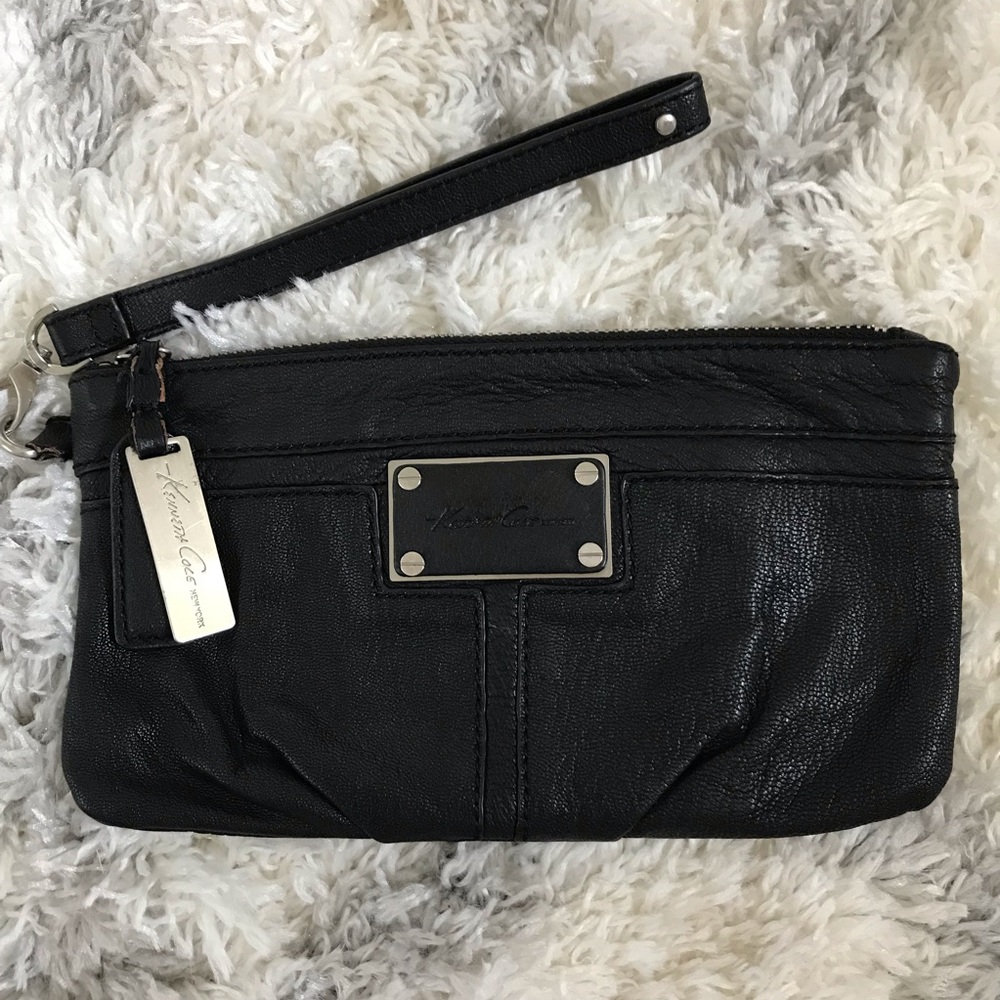 KENNETH COLE wristlet classic black 100% leather